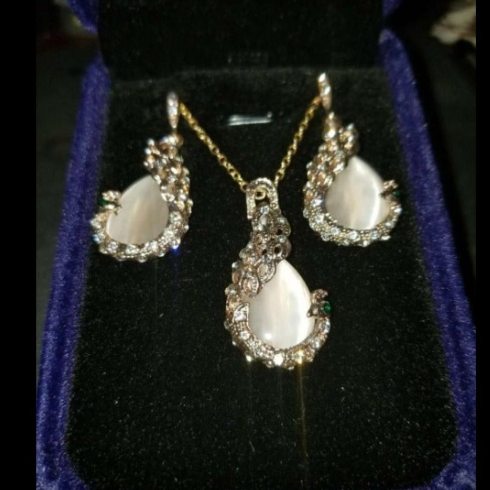 Creative Peacock Shape Gemstone Set - image 2